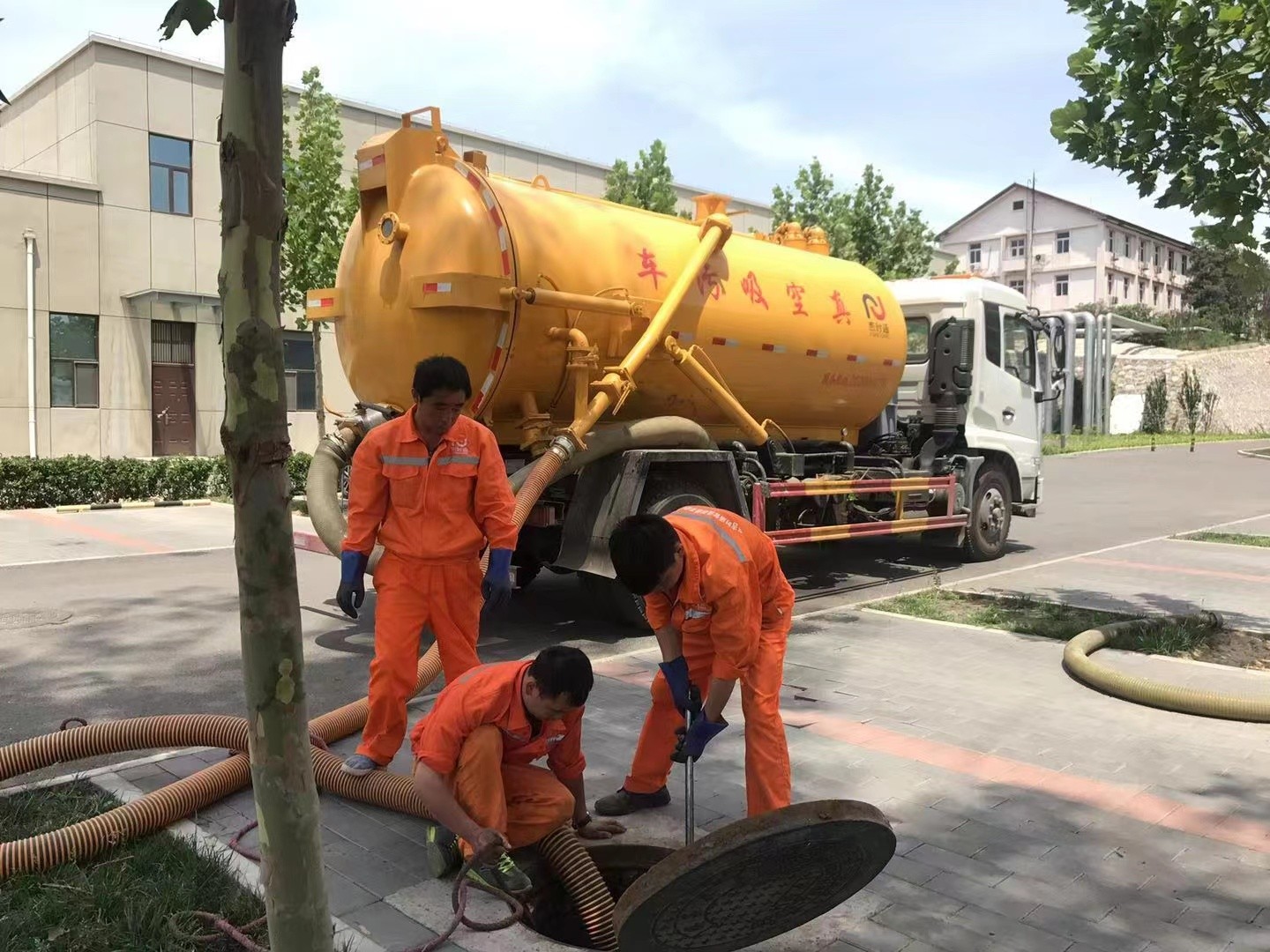 喜德化粪池清理与5-8吨吸粪车施工效率分析